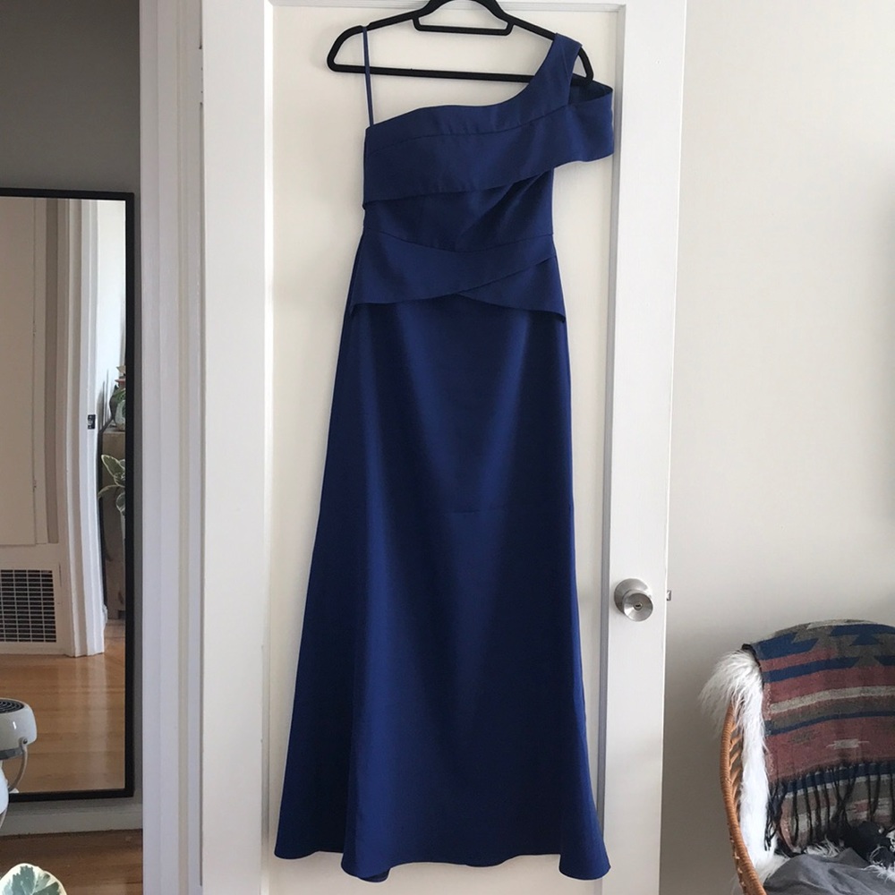 BCBGMaxAzria one shoulder blue gown size 4